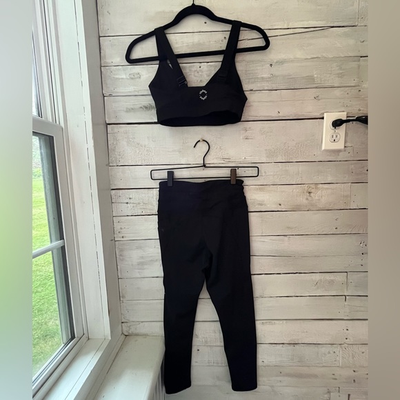 Lilybod drawstring leggings with pockets & matching sports bra. - Picture 2 of 5